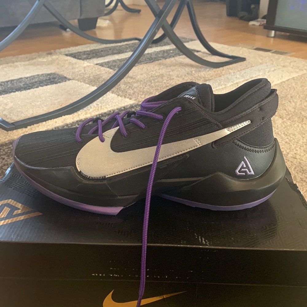 Nike mens zoom freak 2, size 10